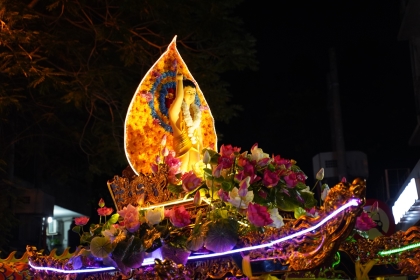 Hàng ngàn người tham dự lễ rước Phật tại Tổ đình Hồng Phúc - Hòe Nhai